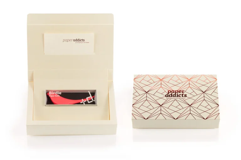 Paper Addicts Verpackungsbox mit Birdie Papiermesser geöffnet